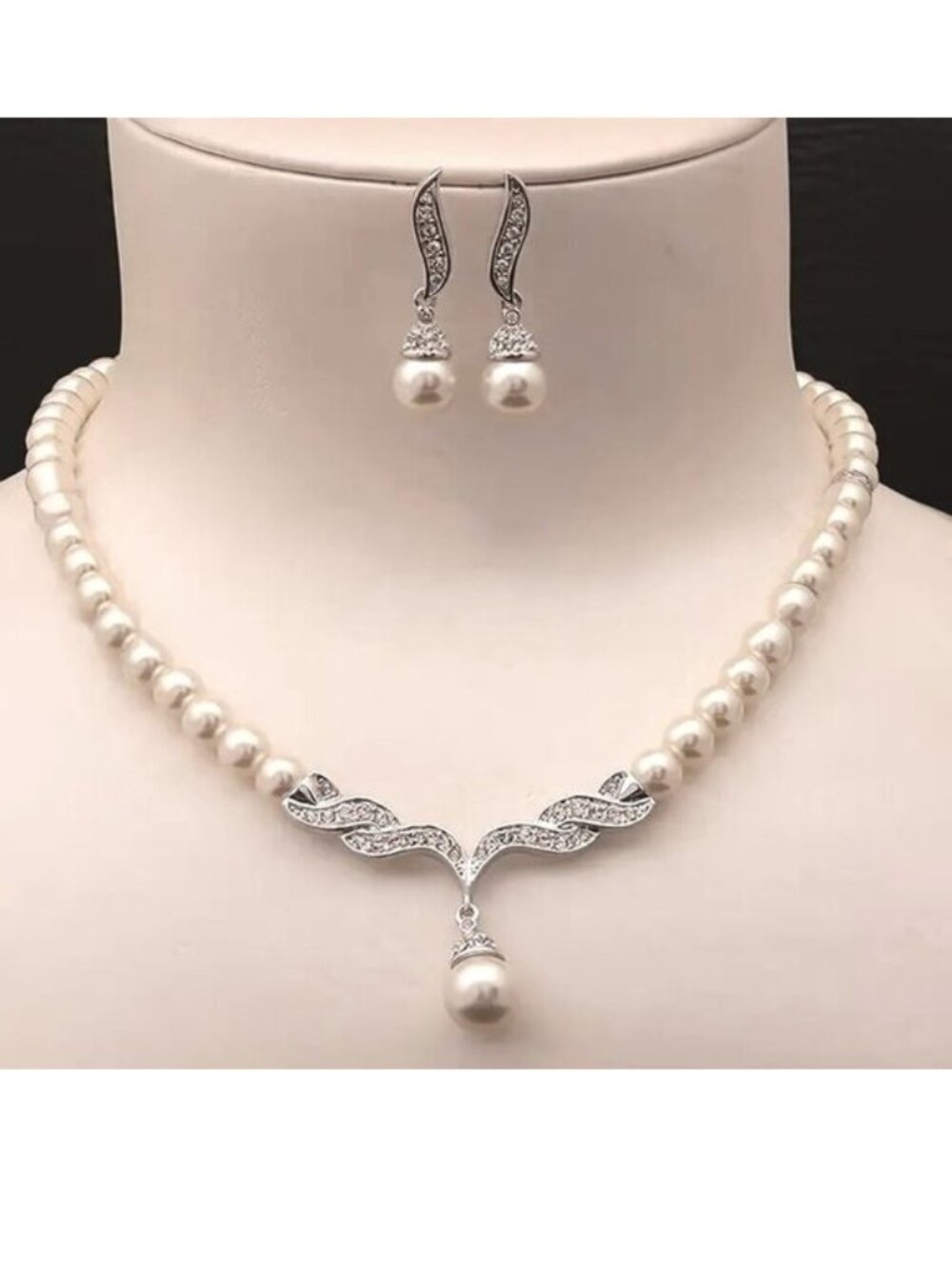 Pearl & Rhinestone Necklace & Earrings Set Dangle Glam Elegant Simple Stunning
